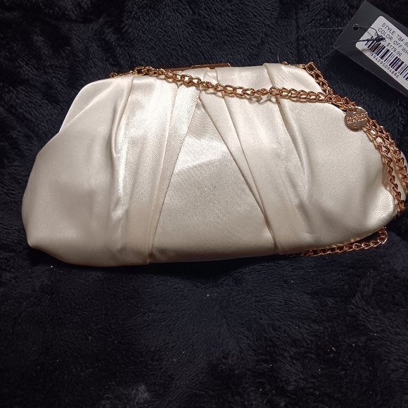 NWT Badgley Mischka off white clutch - Picture 4 of 7